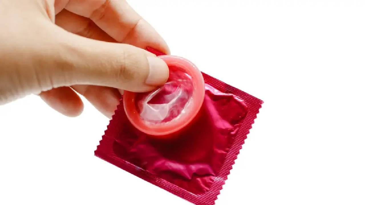 कंडोम कंपनी क्युपिड लिमिटेडचा शेअरमध्ये आज जोरदार तेजी दिसून आली. कंपनीचा शेअर बीएसईवर 3.7 टक्के वधारला. हा शेअर 504.85 रुपयांच्या सर्वकालीन उच्चांकावर पोहचला. ही या शेअरचा 52 आठवड्यातील उच्चांकी कामगिरी आहे. एका घोषणेने हा स्टॉक सुसाट पळाला आहे.