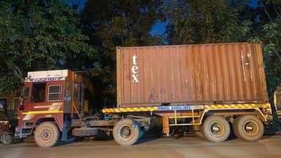 आधी घरगुती सामान, मग रिकामे बॉक्स अन् त्यानंतर सापडलं असं काही की अधिकारीही चक्रावले, भिवंडीत मोठी कारवाई