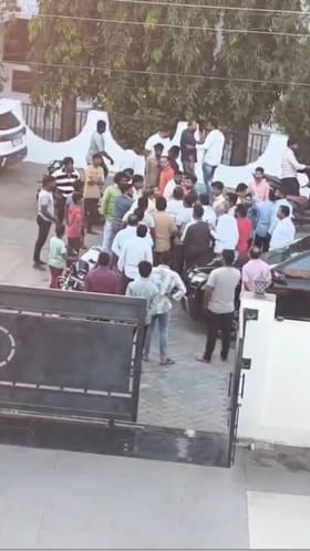 थरारक! तुळजापूरमध्ये रस्त्याच्या वादातून गोळीबार.