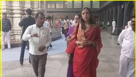 दमयंती राजे शेगावमध्ये, गजानन महाराजांच्या समाधीचे घेतले दर्शन