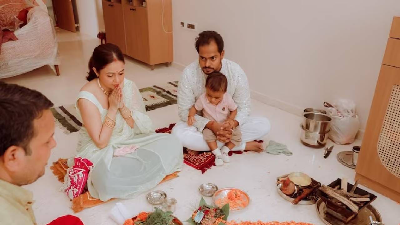 देवोलीनाच्या या पोस्टवर टीव्ही इंडस्ट्रीतील सहकाऱ्यांनी आणि चाहत्यांनी शुभेच्छांचा वर्षाव केला आहे. पवित्रा पुनियासह अनेक सेलिब्रिटींनी या फोटोंवर कमेंट्स केले आहेत. नेटकऱ्यांनीही तिचं कौतुक केलं आहे. 'हेच संस्कार असतात. कोणत्याही धर्मात लग्न केलं तरी स्वत:च्या धर्माला विसरली नाही', असं एकाने लिहिलं.