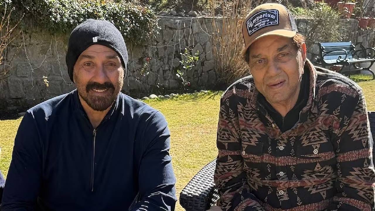 धर्मेंद्र यांच्या अस्थींचं गंगेत विसर्जन; बॉबी देओलला अश्रू अनावर, देओल कुटुंबीय भावूक धर्मेंद्र यांच्या अस्थींचं गंगेत विसर्जन; बॉबी देओलला अश्रू अनावर, देओल कुटुंबीय भावूक