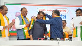 काँग्रेसला खिंडार... माजी आमदाराने तडकाफडकी पक्ष सोडला; थेट....