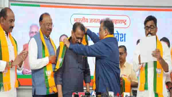 सुशील कुमार शिंदे यांच्या गडात काँग्रेसला खिंडार... माजी आमदाराने तडकाफडकी पक्ष सोडला; थेट...