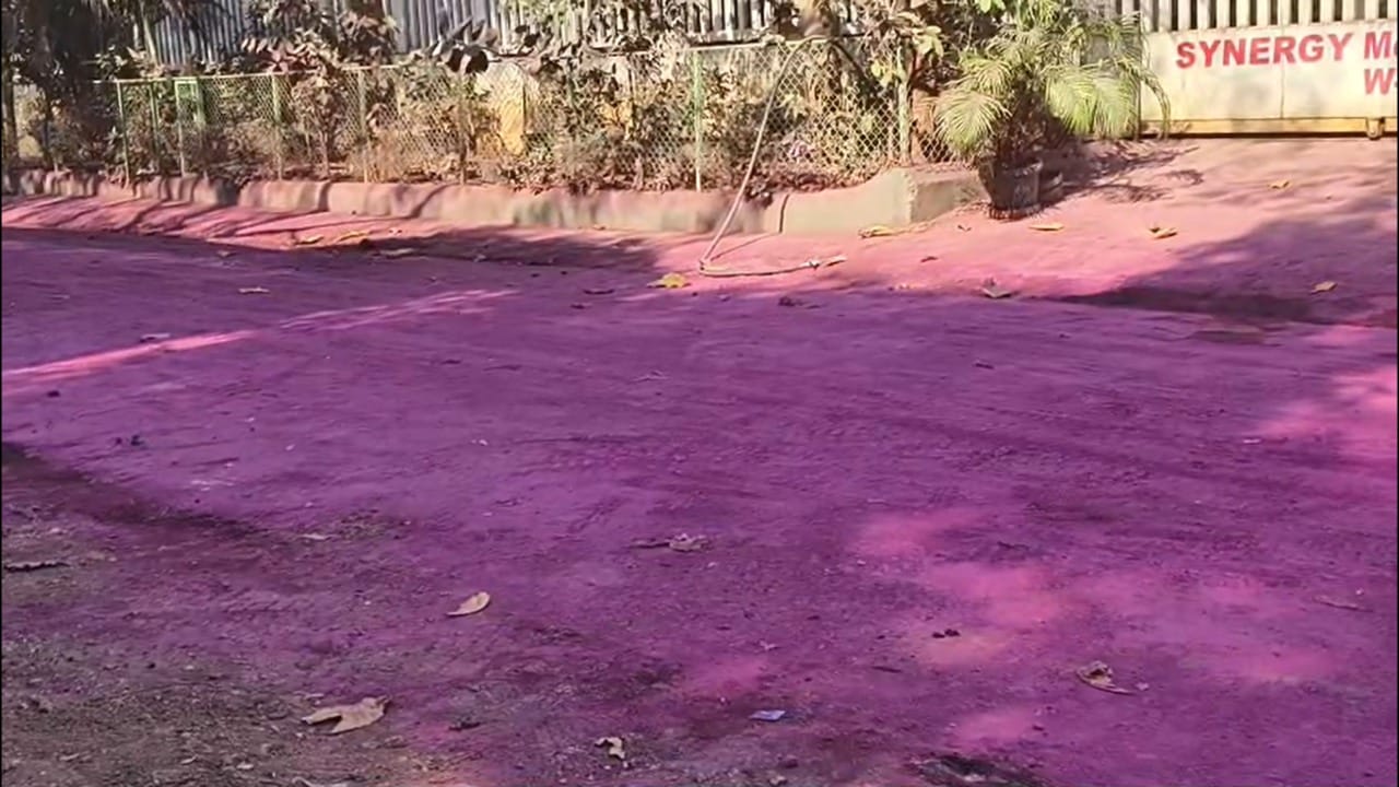 याप्रकरणी रहिवासी आणि राजकीय नेत्यांनी तीव्र संताप व्यक्त करत संबंधितांवर तातडीने कारवाई करण्याची मागणी केली होती. दरम्यान नागरिकांच्या तक्रारी आणि घटनेचे गांभीर्य लक्षात घेऊन प्रदूषण नियंत्रण मंडळाने तातडीने पाऊले उचलली आहेत.