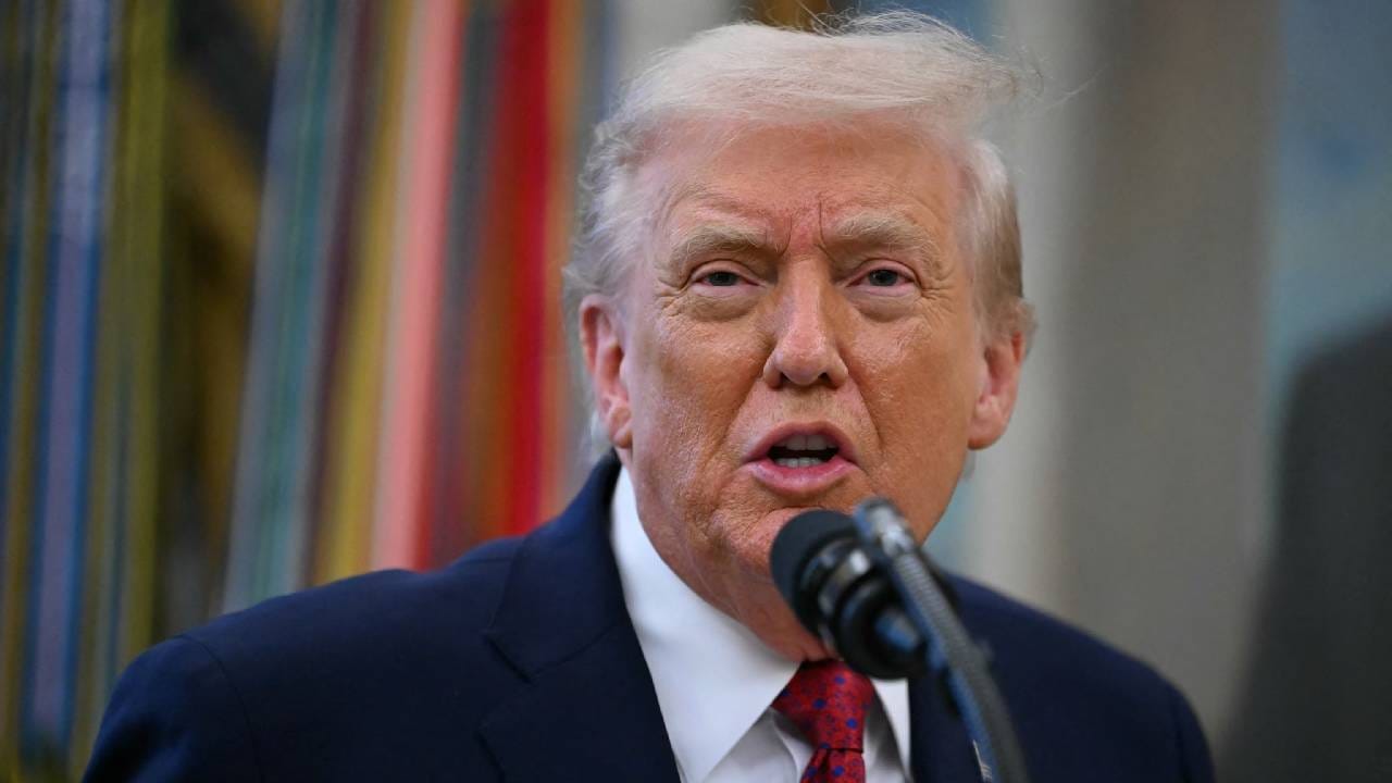 नॉर्थ कॅरोलिना येथील आपल्या भाषणादरम्यान ट्रम्प यांनी गंमतीने म्हटले की, टॅरिफ हा सध्या माझा आवडला शब्द आहे. खोट्या बातम्या पसरवणारे लोक मला प्रश्न विचारू लागले. धर्माबद्दल काय, देवाविषयी काय, कुटुंबाबद्दल काय, माझ्या पत्नी आणि मुलांबद्दल काय?