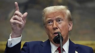 डोनाल्ड ट्रम्प पुन्हा ठरले व्हिलन, भारताला सर्वात मोठा झटका, पुतिन भारत दैऱ्यावर असतानाच अमेरिकेतून मोठी बातमी