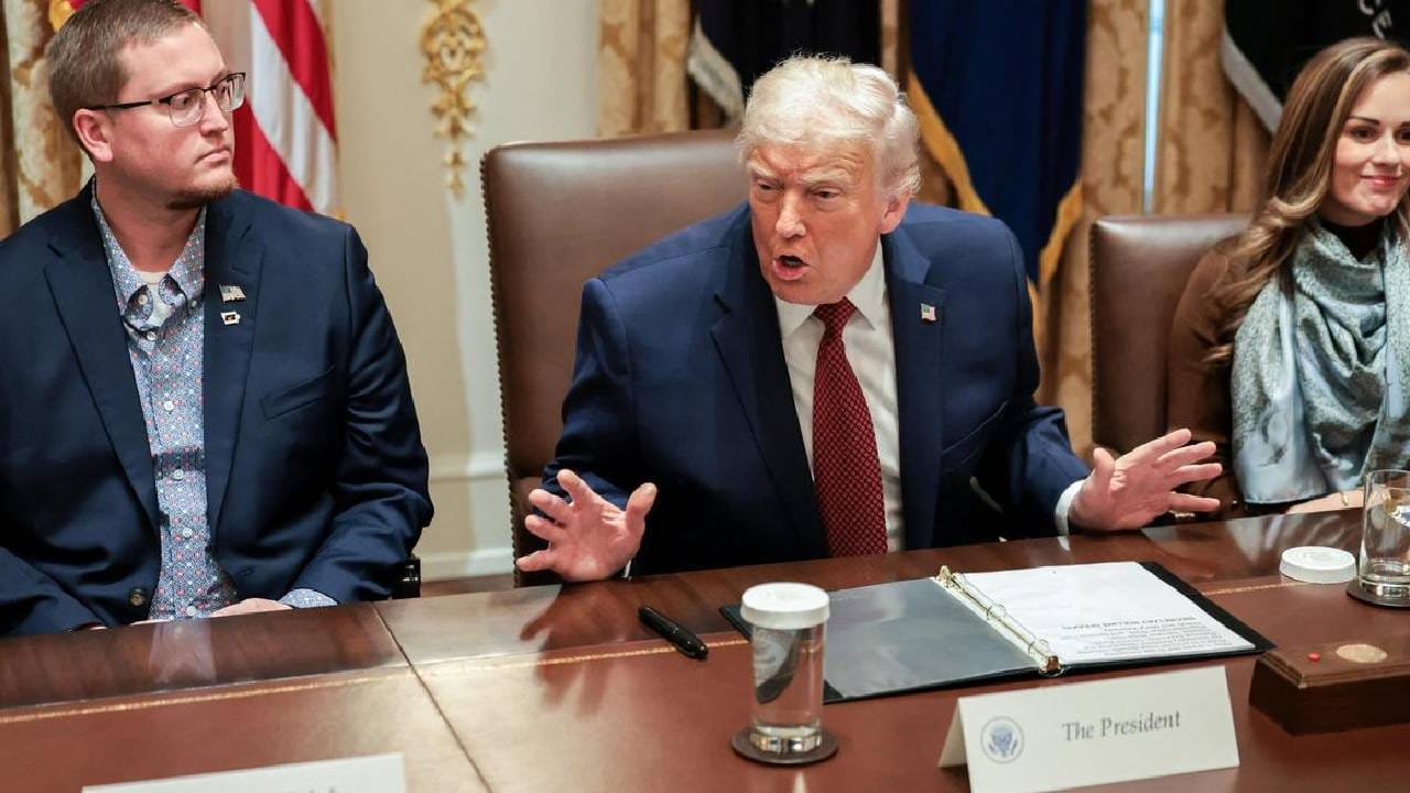 भारताचा तांदूळ खुपतोय डोनाल्ड ट्रम्प यांच्या डोळ्यात, थेट बैठकीत केले मोठे विधान, म्हणाले, भारत... भारताचा तांदूळ खुपतोय डोनाल्ड ट्रम्प यांच्या डोळ्यात, थेट बैठकीत केले मोठे विधान, म्हणाले, भारत...