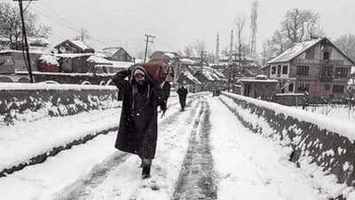 देशातील सर्वात थंड गाव... इथे अंगावरच्या कपड्यांचाही होतो बर्फासारखा गोळा, शरीराचा...