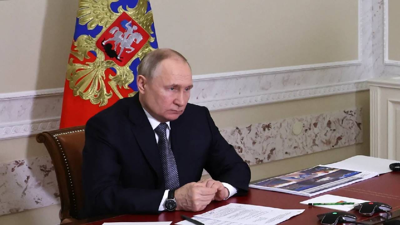 युक्रेनची एक चूक संपूर्ण जगावर थेट संकट, भारतासह जग तणावात, भयंकर अंत होण्याची... युक्रेनची एक चूक संपूर्ण जगावर थेट संकट, भारतासह जग तणावात, भयंकर अंत होण्याची...