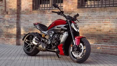 Ducati XDiavel V4:नवीन स्पोर्ट क्रूझर बाईक भारतात लाँच, रेसिंग इंजिन आणि फीचर्स जाणून घ्या