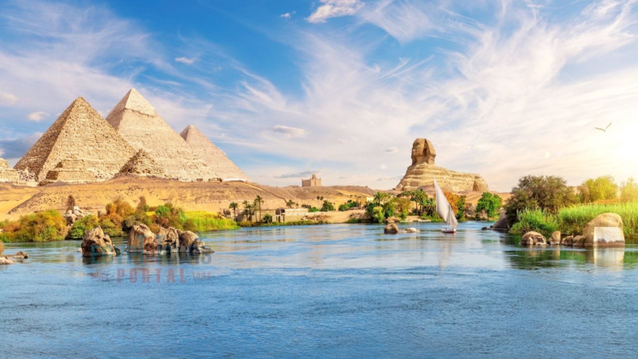 सिनाई द्वीपकल्पाचे महत्त्व : सिनाई हा त्रिकोणी आकाराचा प्रदेश आहे जो पूर्णपणे आशिया खंडात आहे. हा भाग लष्करी, धार्मिक आणि ऐतिहासिकदृष्ट्या अत्यंत महत्त्वाचा आहे.