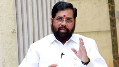 शिवसेना शिंदे गटाला मोठा धक्का, ऐन महापालिका निवडणुकीच्या तोंडावर मोठी बातमी