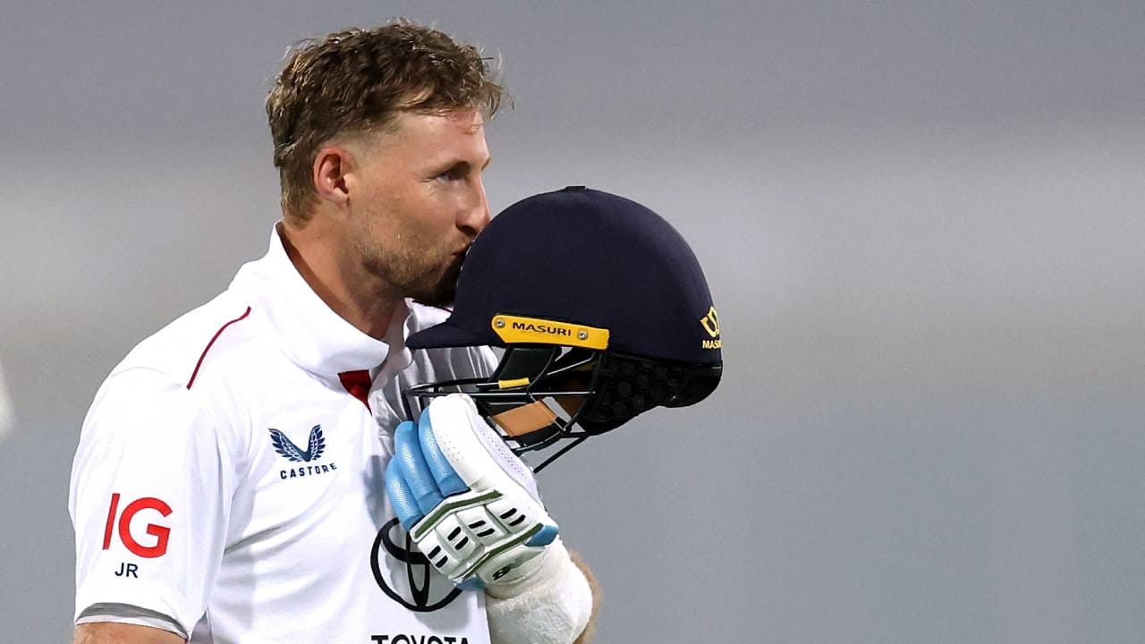 पिंक बॉल टेस्टमध्ये शेवटच्या विकेट जो रूट आणि जोफ्रा आर्चर यांनी विक्रमी भागीदारी केली. 2023 मध्ये माउंट मौंगानुई येथे टॉम ब्लंडेल आणि ब्लेअर टिकनर यांनी 59 धावांची भागीदारी केली होती. त्यानंतर आता हा विक्रम मोडीत निघाला आहे. दिवस-रात्र कसोटीत सर्वाधिक 10व्या विकेटसाठी मोठी भागीदारी आहे. (Photo- ICC Twitter)