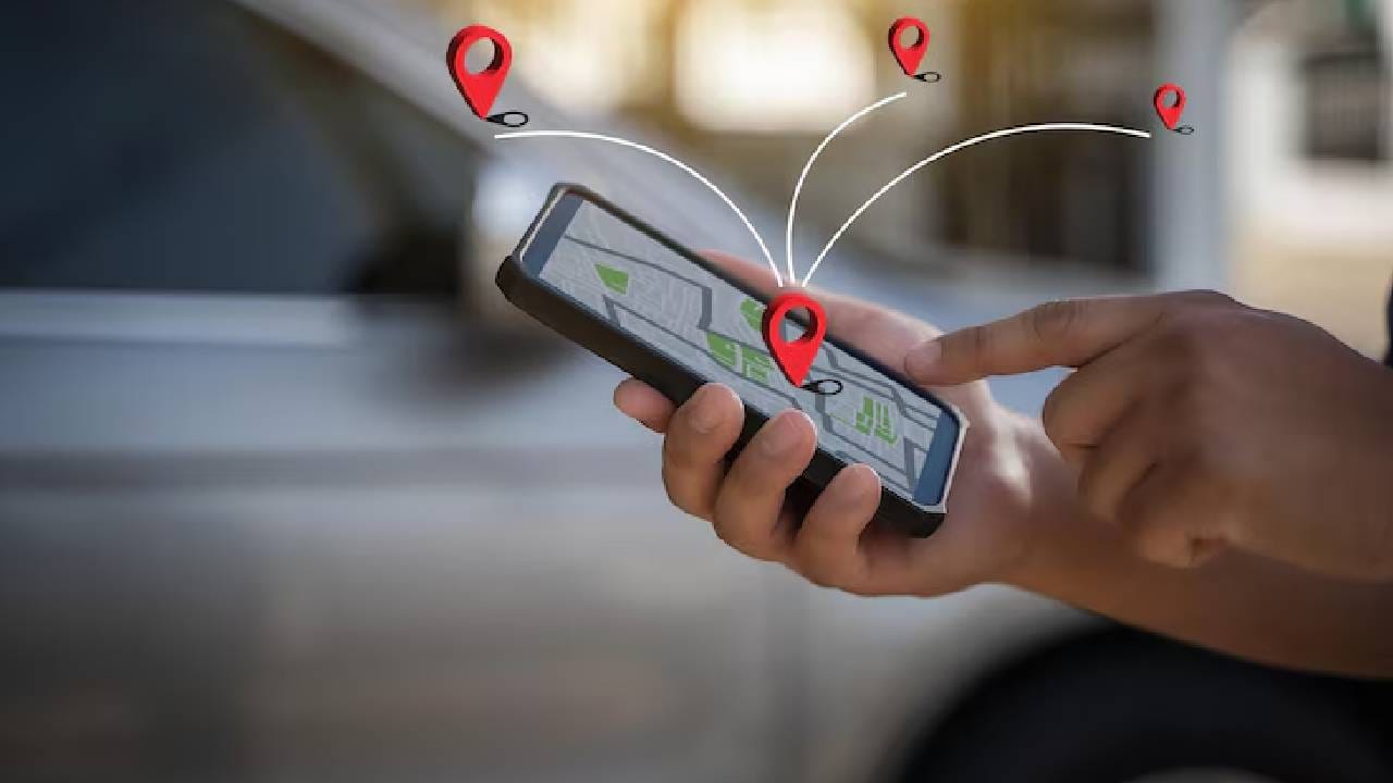 GPS Tracker : नातवाच्या हुशारीमुळे सापडली हरवलेली आजी , माळेतल्या जीपीएस ट्रॅकरची कमाल !