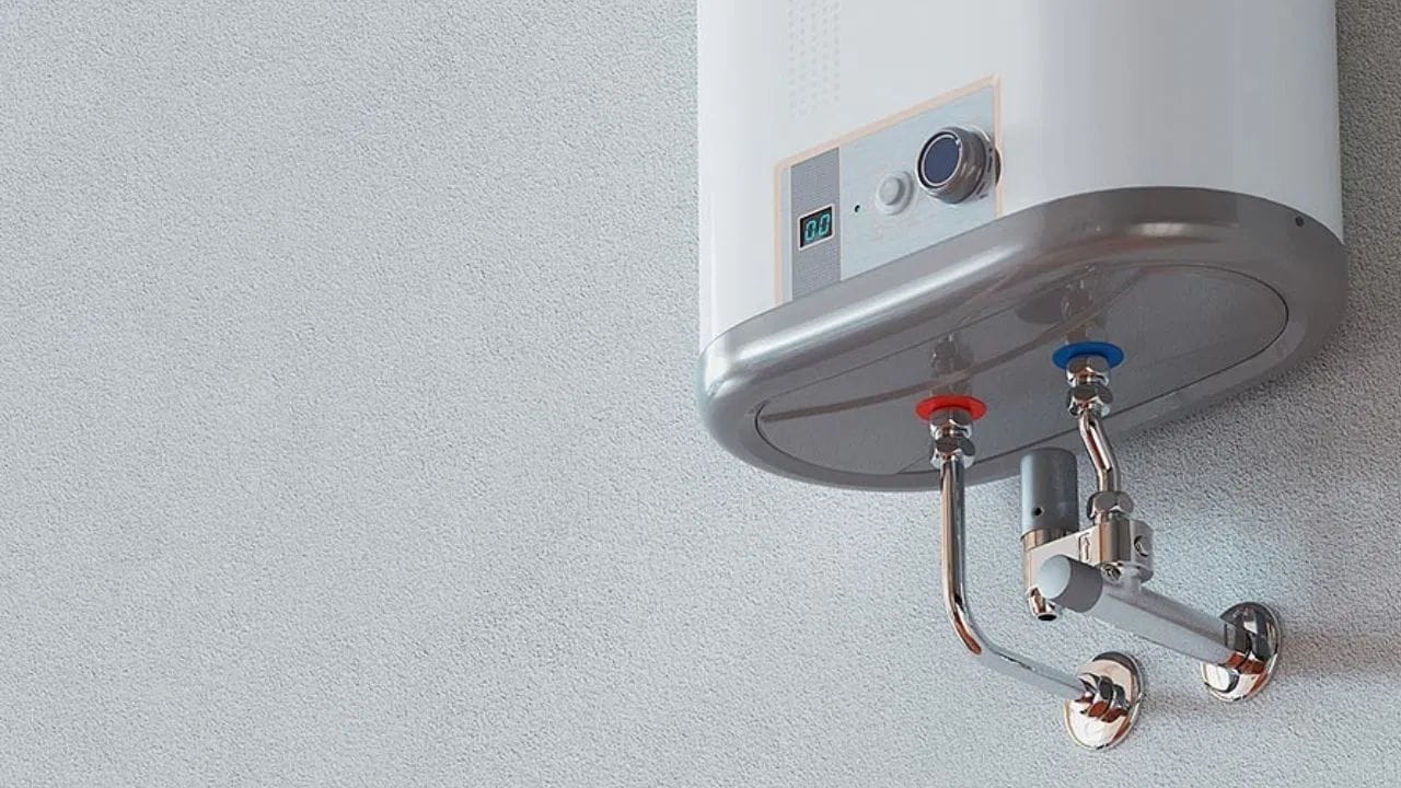 प्रत्येक गिझरमध्ये सुरक्षिततेसाठी एक 'सेफ्टी व्हॉल्व्ह' असतो. जर या व्हॉल्व्हमधून वारंवार पाणी गळत असेल तर ते आत उच्च दाब निर्माण झाल्याचे लक्षण असते. हा दाब बाहेर पडायला जागा न मिळाल्यास गिझर फुटण्याची शक्यता असते.