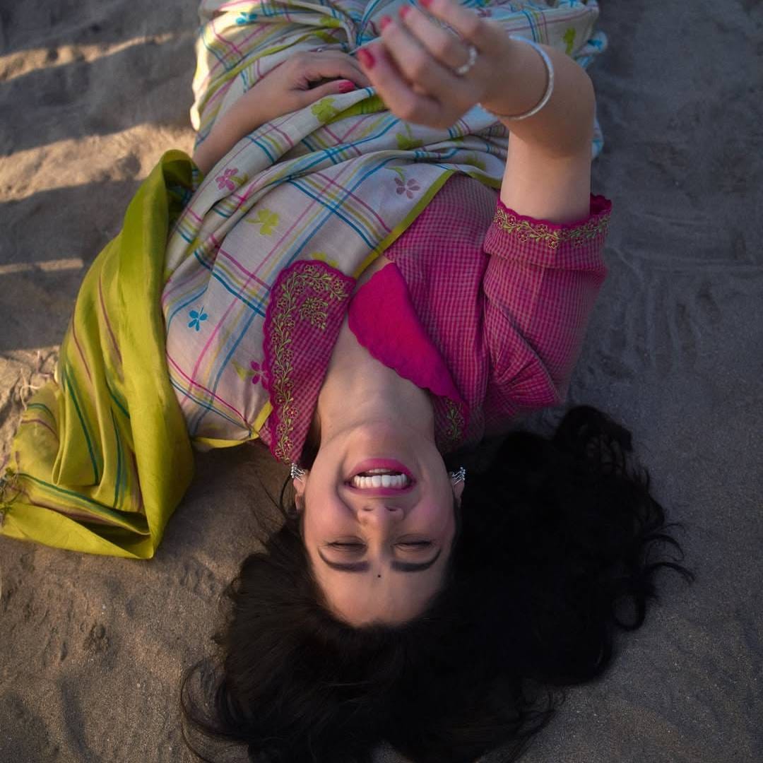 गिरीजा मराठी कलाविश्वातील जरी लोकप्रिय अभिनेत्री असली तरी देशभरात असे अनेक लोक आहेत, ज्यांना तिच्याविषयी माहीत नव्हतं. परंतु त्या एका क्लिपमुळे तिच्याबद्दल चर्चा व्हायला सुरुवात झाली. असंख्य लोक तिला डीएम (डायरेक्ट मेसेज) करू लागले होते. 
