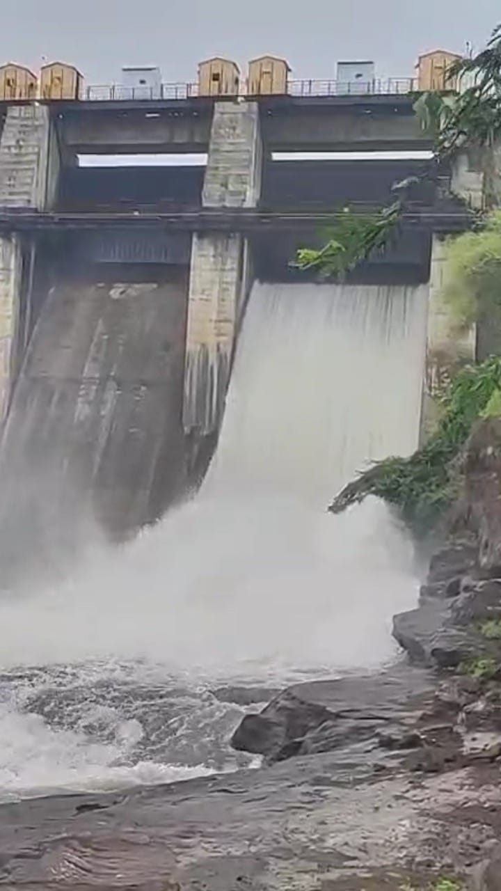 गिरणा धरणातून रब्बीसाठी पहिले आवर्तन सुटले; 5 तालुक्यांना होणार फायदा