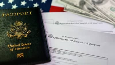 भारतीयांना सर्वात मोठा झटका, H-1B व्हिसाधारकांना थेट धक्का, डोनाल्ड ट्रम्प यांना..
