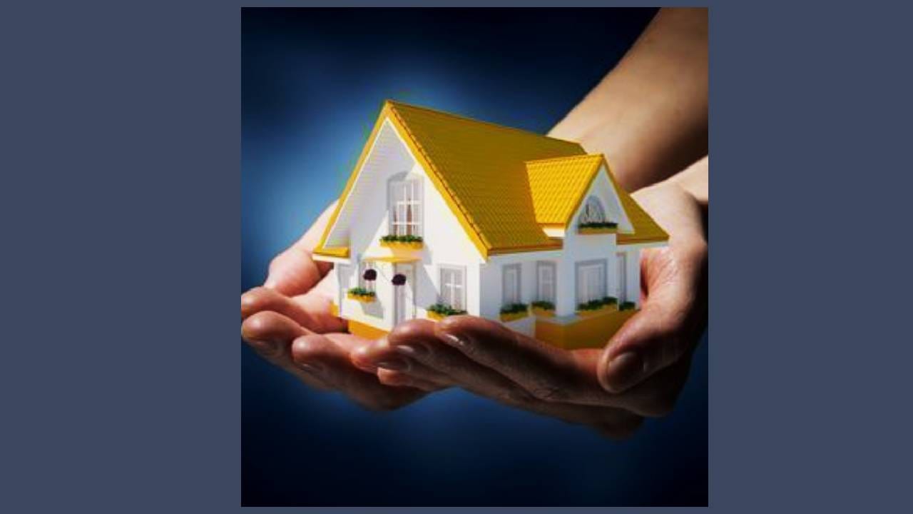 काटकसर, वायफळ खर्चावर कात्री फिरवा. जिथे गरज नाही तिथे खर्च टाळा. आवर्ती ठेव योजनेत पैसे साठवा. त्यावर आलेल्या व्याजात अजून एक रक्कम मिळवा आणि पाच वर्षांपर्यंत ही रक्कम वाढवत न्या. म्हणजे एक मोठी रक्कम जमा होईल. त्यातून कर्जाचे दोन ते तीन हप्ते सहज तुम्ही फेड करू शकता. खर्चाचा आणि कमाईचा ताळेबंद मांडा. म्हणजे तुम्ही ईएमआयच्या जंजाळातून बाहेर पडाल.