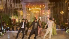 हृतिक रोशनचा मुलांसोबत अफलातून डान्स; पाहतच राहिले पाहुणे