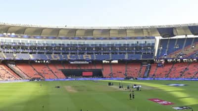 IND vs SA : अहमदाबादमधील खेळपट्टी कुणासाठी फायदेशीर ठरणार? जाणून घ्या पीच रिपोर्ट