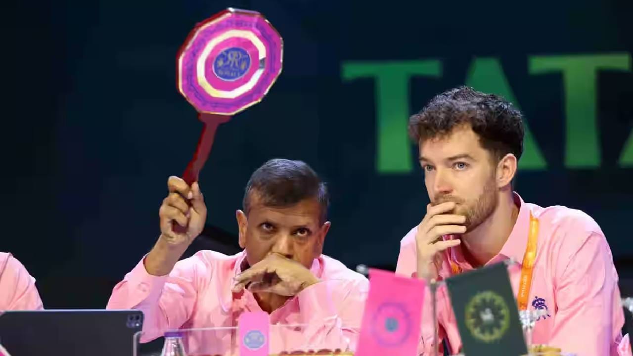 2022 आयपीएलमध्ये दोन नवीन संघ सामील झाले. गुजरात आणि लखनौ या दोन नवीन फ्रँचायझींचा समावेश करण्यात आला. उर्वरित आठ संघांना मेगा लिलावात फायदा मिळू नये. तसेच स्पर्धा समान राहावी यासाठी आरटीएम कार्ड वापरले गेले नाहीत. (Photo: BCCI/IPL)