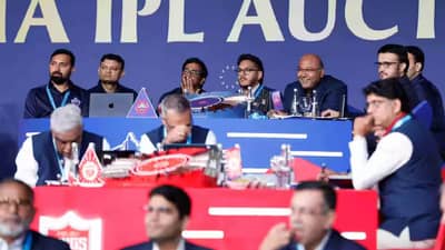IPL 2026 Auction : आयपीएल मिनी लिलावात या खेळाडूंनी खाल्ला सर्वाधिक भाव, जाणून घ्या