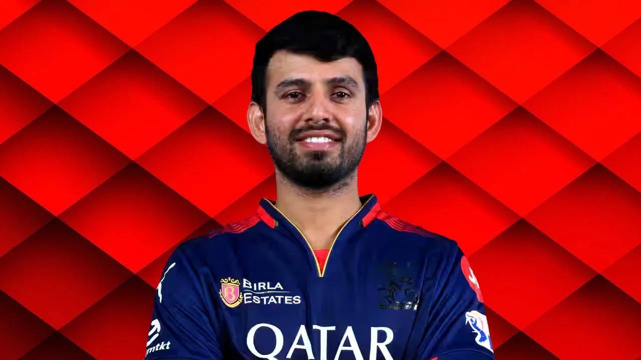 जितेश शर्मा यष्टिरक्षक-फलंदाज म्हणून मैदानात उतरेल हे निश्चित आहे. गेल्या हंगामात यशस्वी यष्टिरक्षक असलेला जितेश शर्मा पुढील हंगामातही प्लेइंग इलेव्हनचा भाग असेल. त्याने मागच्या पर्वात फिनिशरची भूमिका बजावली होती. 