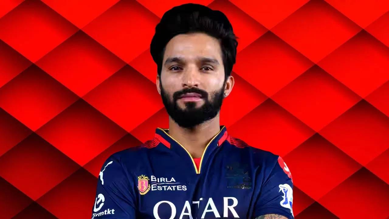 आरसीबीचा कर्णधार रजत पाटीदार पूर्वीप्रमाणेच चौथ्या क्रमांकावर फलंदाजी करत राहील. पाटीदारने गेल्या हंगामातही चौथ्या क्रमांकावर फलंदाजी केली होती. त्यामुळे त्याच्या क्रमवारीत बदल होण्याची शक्यता नाही.