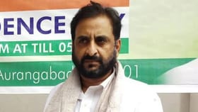 कव्वालीच्या कार्यक्रमात MIM नेते इम्तियाज जलील यांच्यावर उधळल्या नोटा.