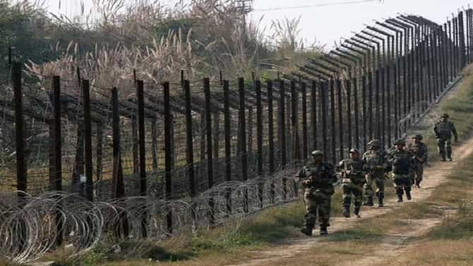 पाकिस्तान सीमेवर काहीतरी मोठं घडतंय, धोक्याची घंटा?, थेट असीम मुनीर यांनी युद्धाबाबत..