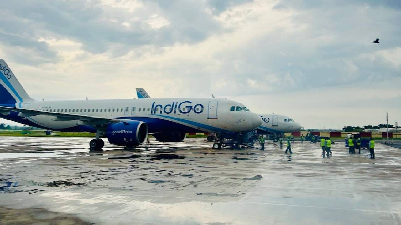 Indigo : इंडिगोची 550 हून अधिक उड्डाणे रद्द, प्रवाशांची गर्दी, गोंधळ अन् मनस्ताप, एअरलाइन म्हणतंय..