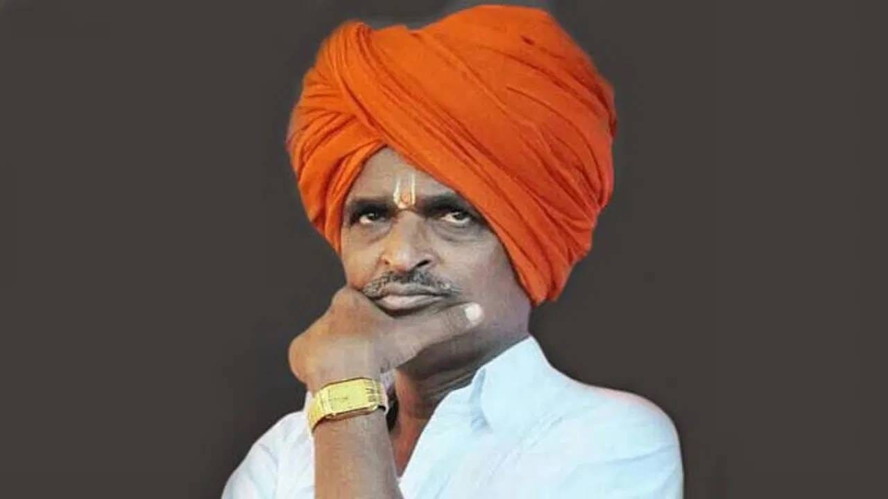 मोठी बातमी! इंदुरीकर महाराजांच्या कीर्तनाने वाद, मध्येच सगळं बंद पाडलं, पोलिसांनी येऊन थेट...काय घडलं? मोठी बातमी! इंदुरीकर महाराजांच्या कीर्तनाने वाद, मध्येच सगळं बंद पाडलं, पोलिसांनी येऊन थेट...काय घडलं?