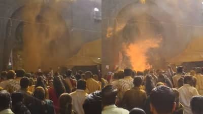 जल्लोष केला, औक्षणाची तयारी झाली, तेवढ्यात भंडारा उधळला अन्...नवनिर्वाचित नगरसेवकांसह अनेक जण होरपळले