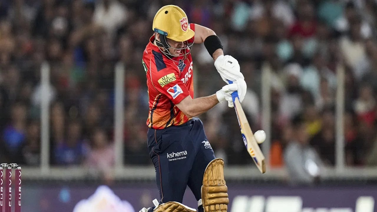 जोस इंग्लिस याला त्याच्या लौकीकापेक्षा कमी भाव मिळाल्याचं म्हटलं जात आहे. मात्र इंग्लिस या 19 व्या हंगामात केवळ 4 सामनेच खेळणार आहे. मात्र त्यानंतरही इंग्लिसला 8 कोटींपेक्षा जास्त भाव मिळाला. (Photo Credit : PTI)