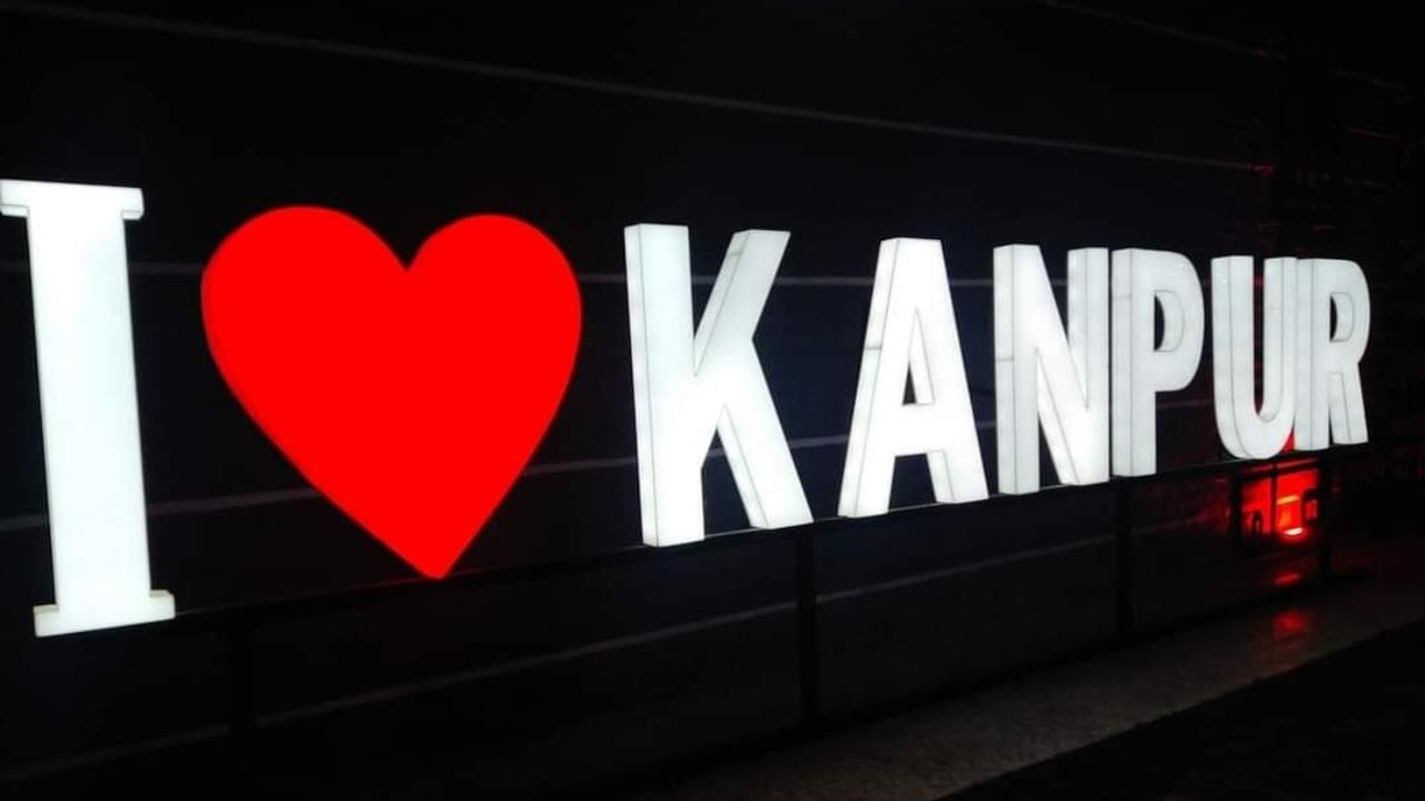 21 वेळा नाव बदललेले शहर म्हणजे उत्तर प्रदेशातील कानपूर. याचे नाव भूतकाळात सुमारे 21 वेळा बदलले आहे. हे शहर त्याच्या संस्कृती, शैली आणि पाककृतीसाठी प्रसिद्ध आहे.