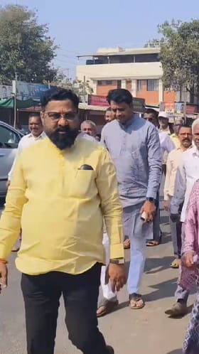 नागपुरात कोळी समाजावर झालेल्या लाठीचार्जचा निषेध.