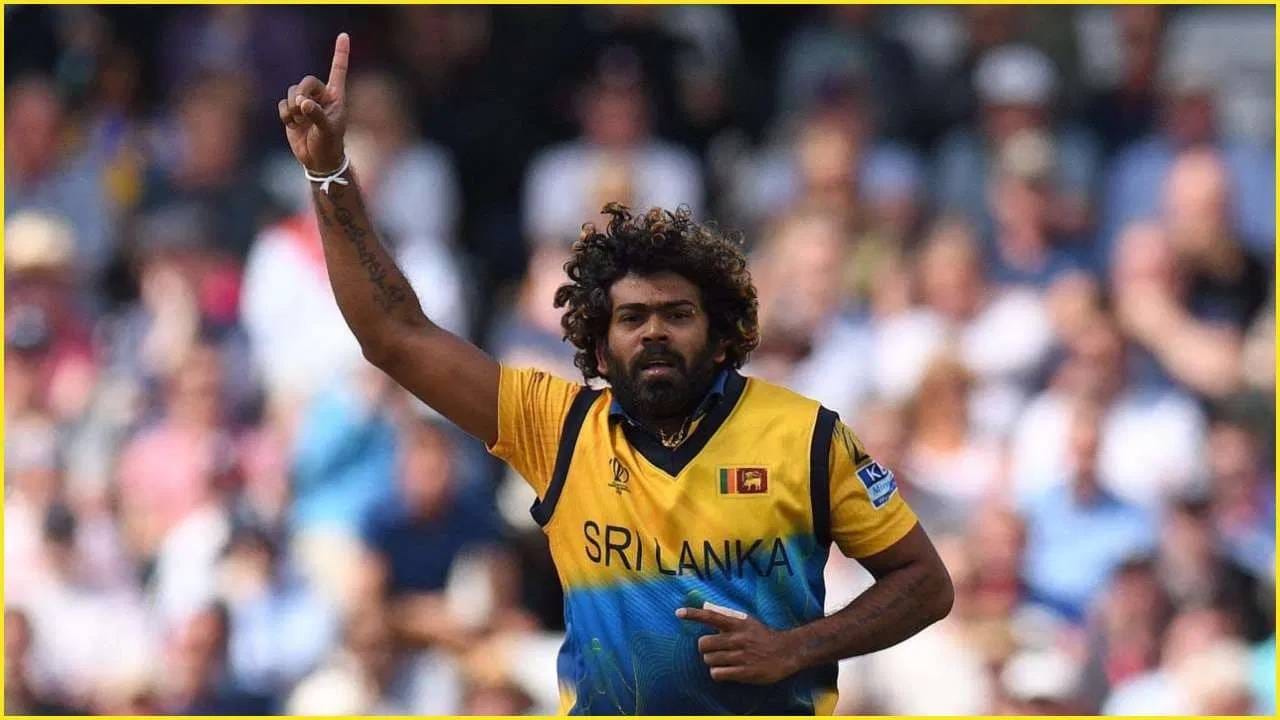 श्रीलंका क्रिकेट मंडळाने एका निवेदनात म्हटले आहे की, "आगामी विश्वचषकासाठी श्रीलंकेची तयारी बळकट करण्यासाठी मलिंगाचा आंतरराष्ट्रीय अनुभव आणि डेथ बॉलिंगमधील प्रसिद्ध कौशल्याचा फायदा घेण्याचे उद्दिष्ट आहे. विशेषतः टी20 सारख्या सर्वात लहान फॉर्मेटमध्ये." (PC-AFP)