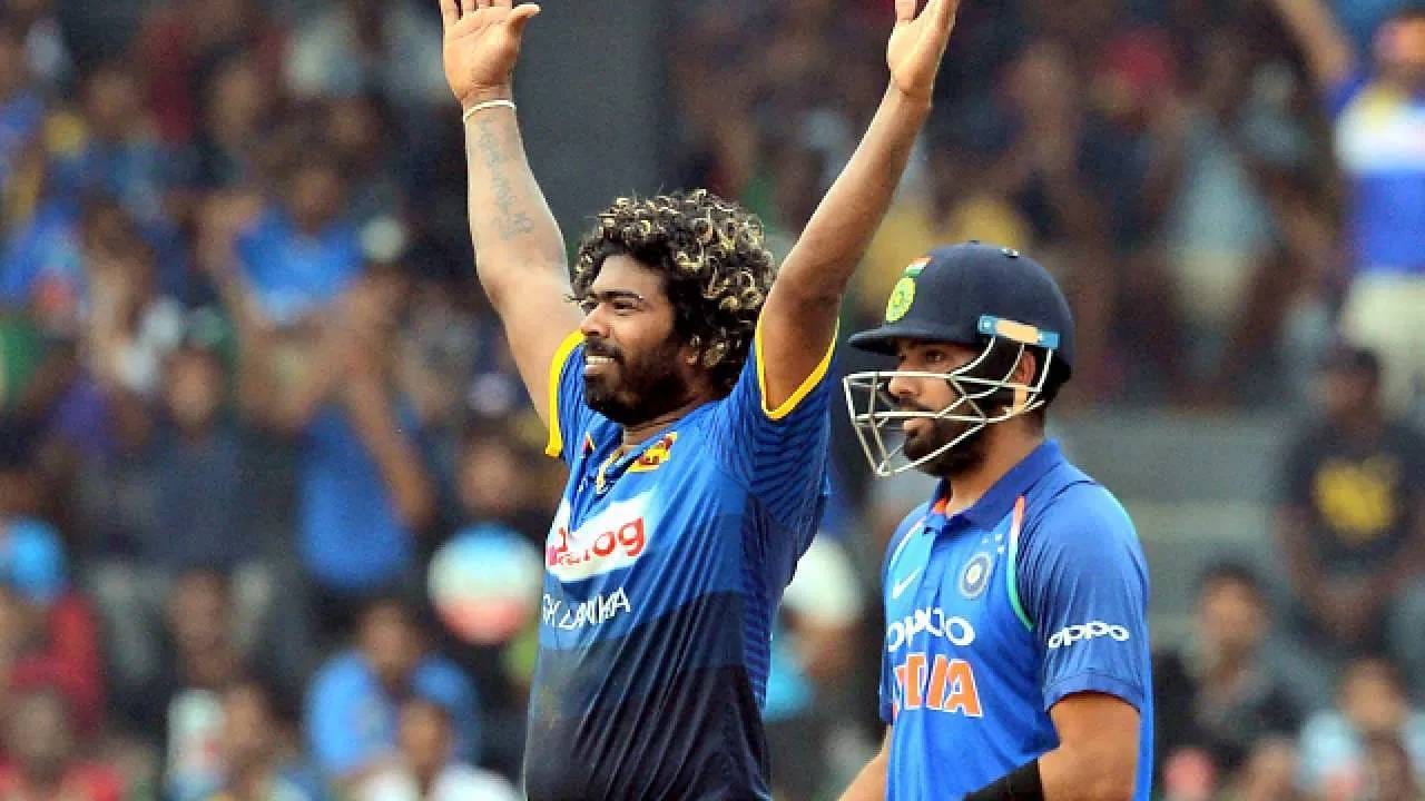 लसिथ मलिंगाने श्रीलंकेच्या क्रिकेट संघात 2004 मध्ये एन्ट्री घेतली होती.त्याने आंतरराष्ट्रीय कारकिर्दीत 30 कसोटी सामन्यांमध्ये 101 बळी घेतले. एकदिवसीय सामन्यांमध्ये बराच यशस्वी झाला. त्यात त्याने 338 बळी घेतले आणि टी20 मध्ये त्याने 107 बळी घेतले. तसेच 127 आयपीएल सामन्यांमध्ये 179 बळी घेतले. (PC-AFP)