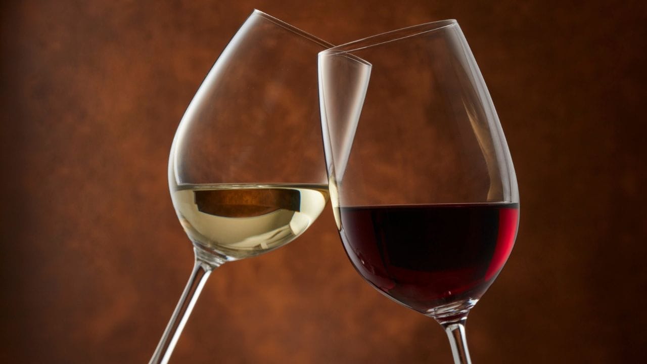 पूर्वीच्या आयपीसी (IPC) ४९८अ च्या जागी आता बीएनएसमध्ये कलम ८५ आणि ८५ब समाविष्ट करण्यात आले आहे. त्यामुळे आता घरामध्ये दारू पिऊन धिंगाणा घालणाऱ्या पतींना सुधरावं लागणार आहे.