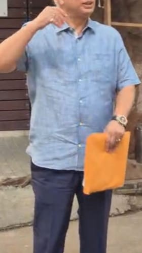 मुंबई : बंद लिफाफे घेऊन मनसेचे प्रमुख नेते शिवतीर्थवर.