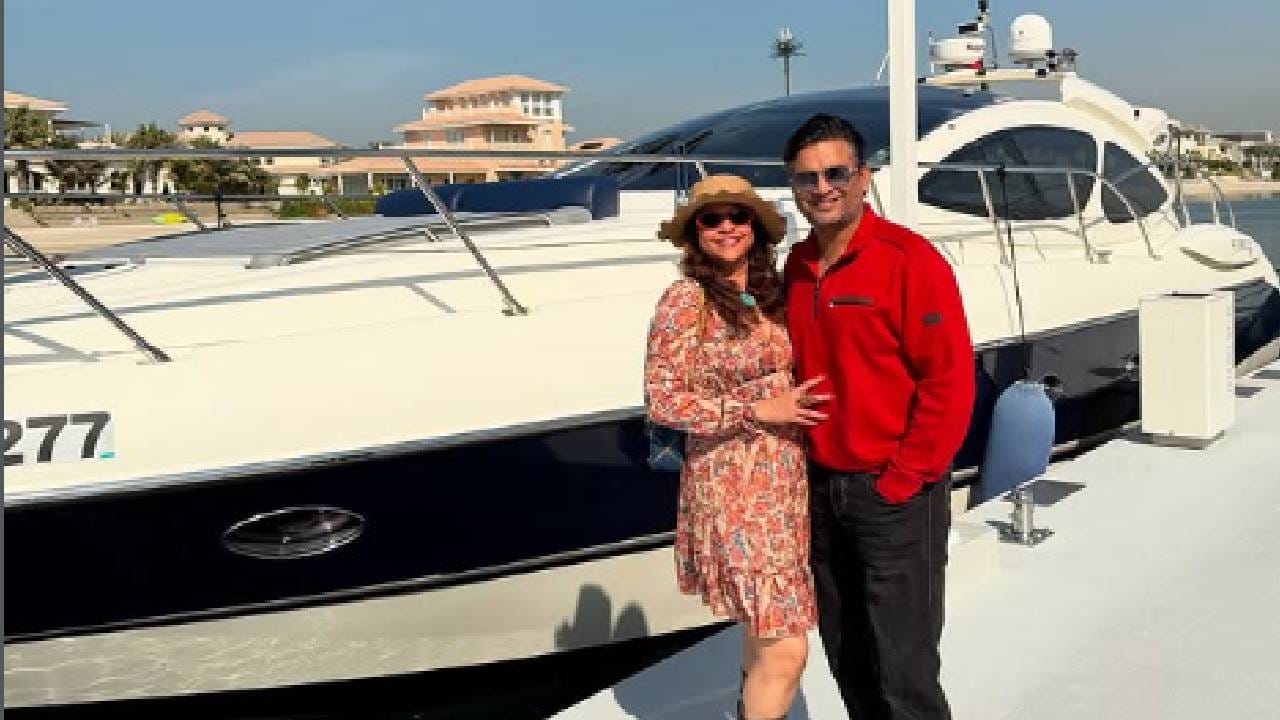 माधवनला अभिनेता म्हणून प्रसिद्धी मिळण्याआधीपासूनच सरिता त्याला ओळखते. त्यामुळे ते आजही एकमेकांच्या निकट आहेत, प्रेमात आहेत. आर माधवन आता दक्षिणेपासून ते बॉलिवूडपर्यंत राज्य करत आहे, त्याचे लाखो चाहतेआहेत, परंतु माधवनच्या आयुष्यात सरिताचं स्थान जराही बदललेलं नाही.