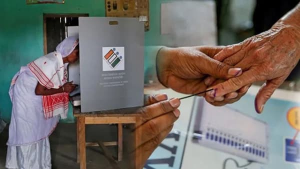 Maharashtra Elections 2025 : गुलाल उधळायला यायला लागतंय... चांद्यापासून बांद्यापर्यंत फुल्ल तयारी; नाक्या नाक्यावर पोलीस बंदोबस्त