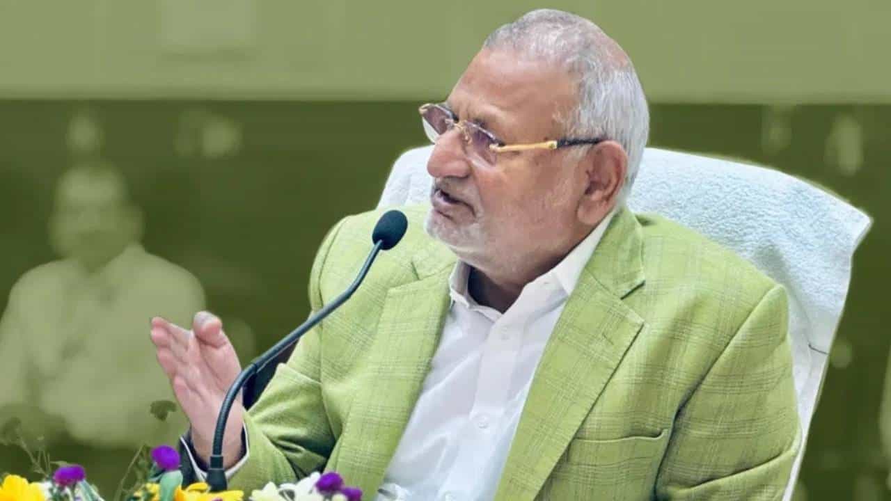 Manikrao Kokate Hearing : माणिकराव कोकाटे यांना अटक वॉरंट जारी पण अद्याप सरेंडर नाही, कोर्टात घडतंय काय? Manikrao Kokate Hearing : माणिकराव कोकाटे यांना अटक वॉरंट जारी पण अद्याप सरेंडर नाही, कोर्टात घडतंय काय?