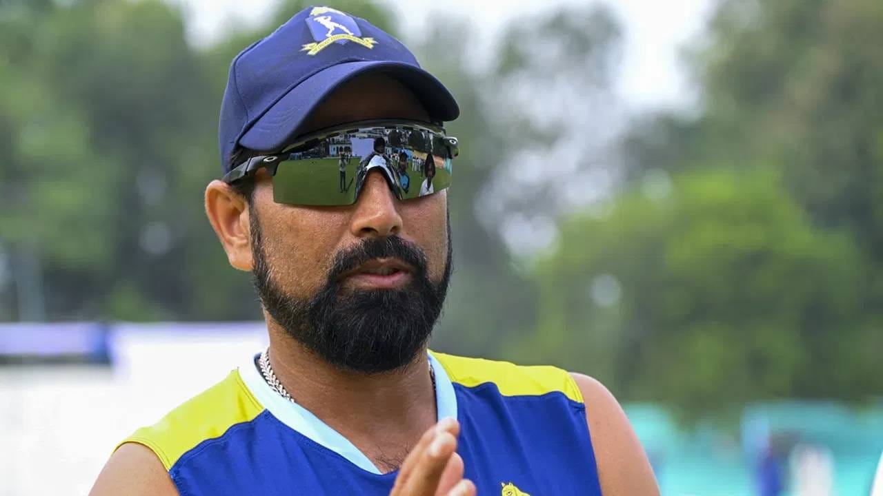 सौरव गांगुलीने शमीबाबत बोलताना सांगितलं की, 'मला आशा आहे की निवडकर्ते शमीची कामगिरी पाहत असतील. शमी आणि निवडकर्त्यांमध्ये चर्चा झाली असेल. पण तुम्ही मला विचाराल तर तो फिटनेस आणि स्किल्समध्ये चांगलं करत आहे.' (फोटो- PTI)