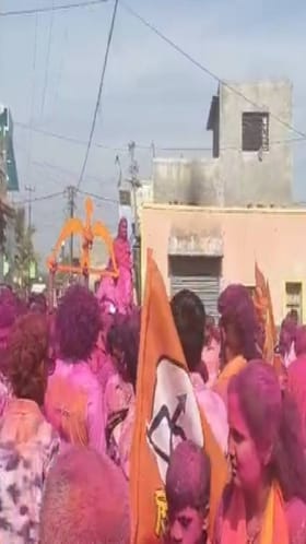 महाराष्ट्रात 22 वर्षांची मुलगी बनली नगराध्यक्ष