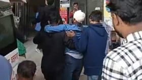 विद्यार्थी नेत्याच्या डोक्यात घातल्या गोळ्या, बांगलादेशात सगळीकडे खळबळ.