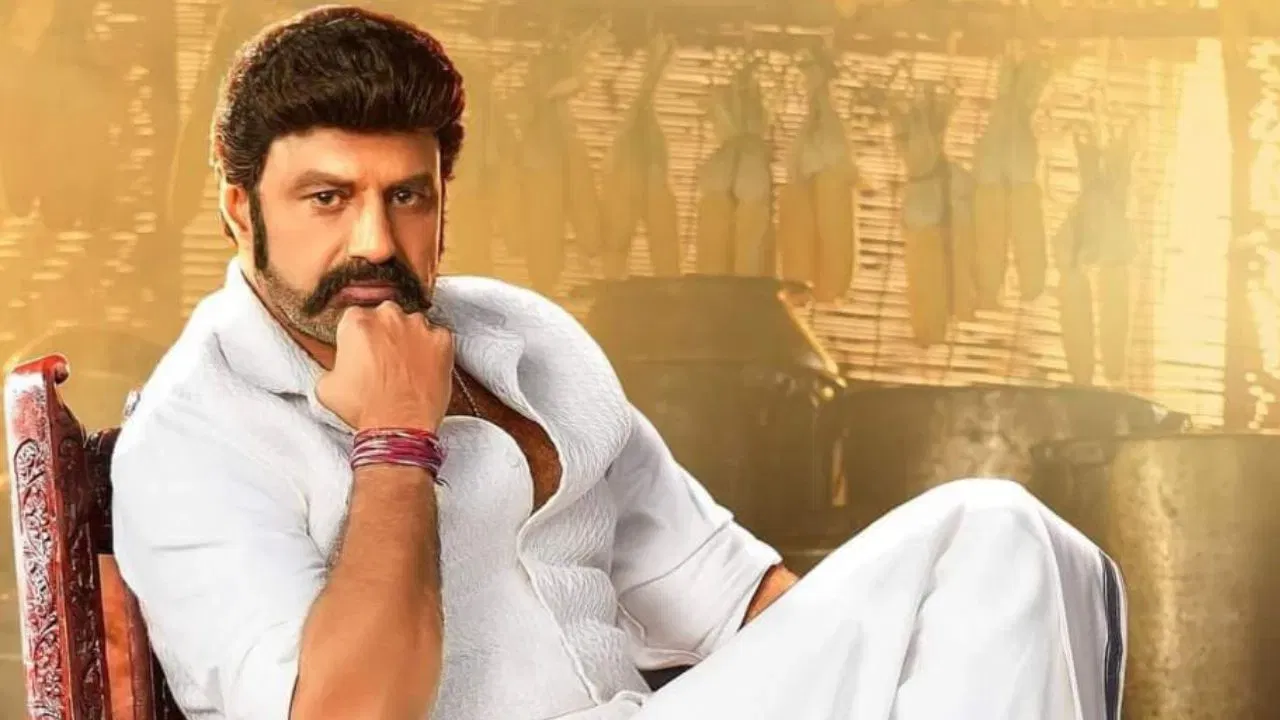 1974मध्ये नंदमुरी यांनी अभिनयाची सुरुवात केली. त्यांनी टाटम्मा कला या चित्रपटात काम केले. 1980 पासून नंदमुरी हे काम करत आहेत. त्यांनी 109 चित्रपटांमध्ये मुख्य भूमिका साकारल्या आहेत. त्यांचा प्रत्येक चित्रपट हा हिट ठरत गेला. नंदमुरी हे बालैया या नावाने ओळखले जातात. वयाच्या 65व्या वर्षी देखील ते मुख्य भूमिकेत काम करताना दिसत आहेत.