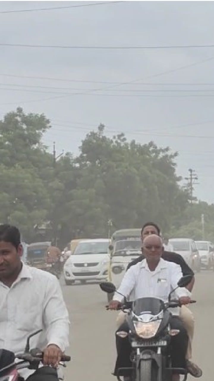 परभणीत सर्वत्र धुळीचे साम्राज्य पसरल्याने नागरिक कातावले